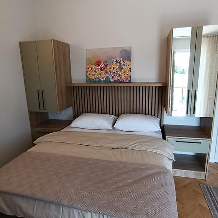 Diana Rooms And Apartments 스타리그라드 파클레니차 외부 사진