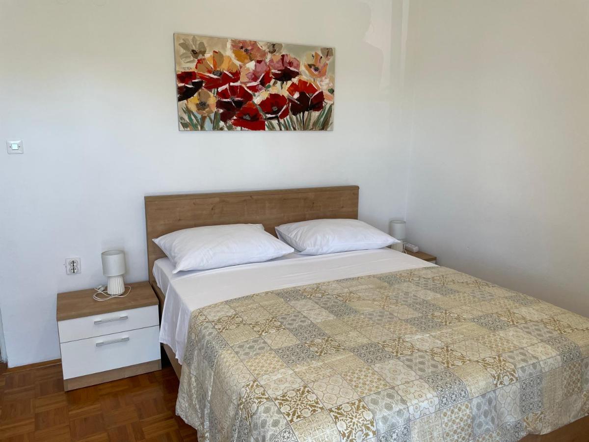 Diana Rooms And Apartments 스타리그라드 파클레니차 외부 사진