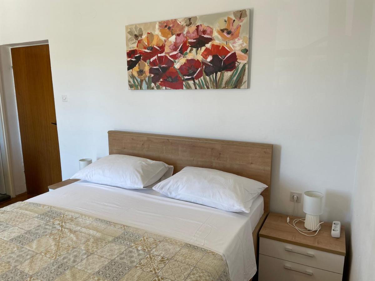 Diana Rooms And Apartments 스타리그라드 파클레니차 외부 사진