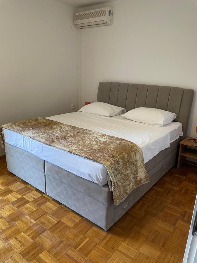 Diana Rooms And Apartments 스타리그라드 파클레니차 외부 사진