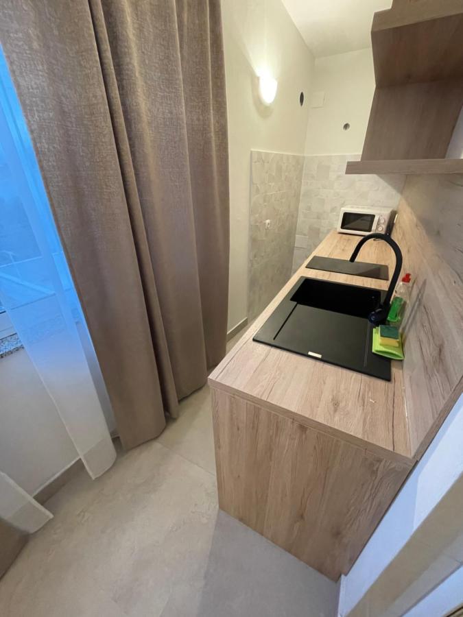 Diana Rooms And Apartments 스타리그라드 파클레니차 외부 사진