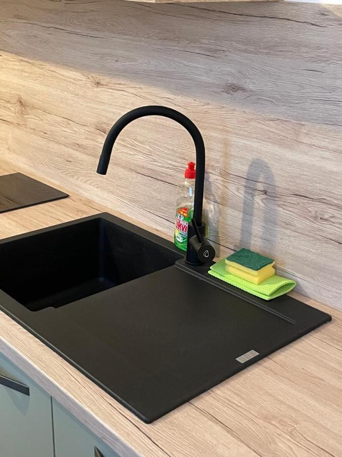 Diana Rooms And Apartments 스타리그라드 파클레니차 외부 사진