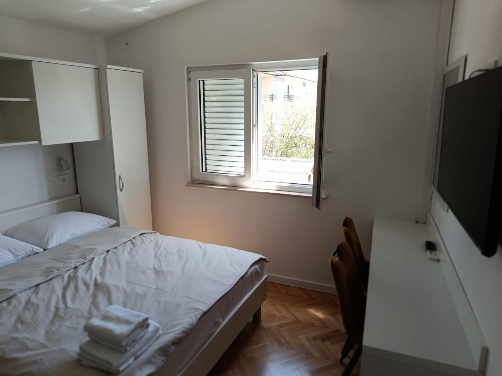 Diana Rooms And Apartments 스타리그라드 파클레니차 객실 사진