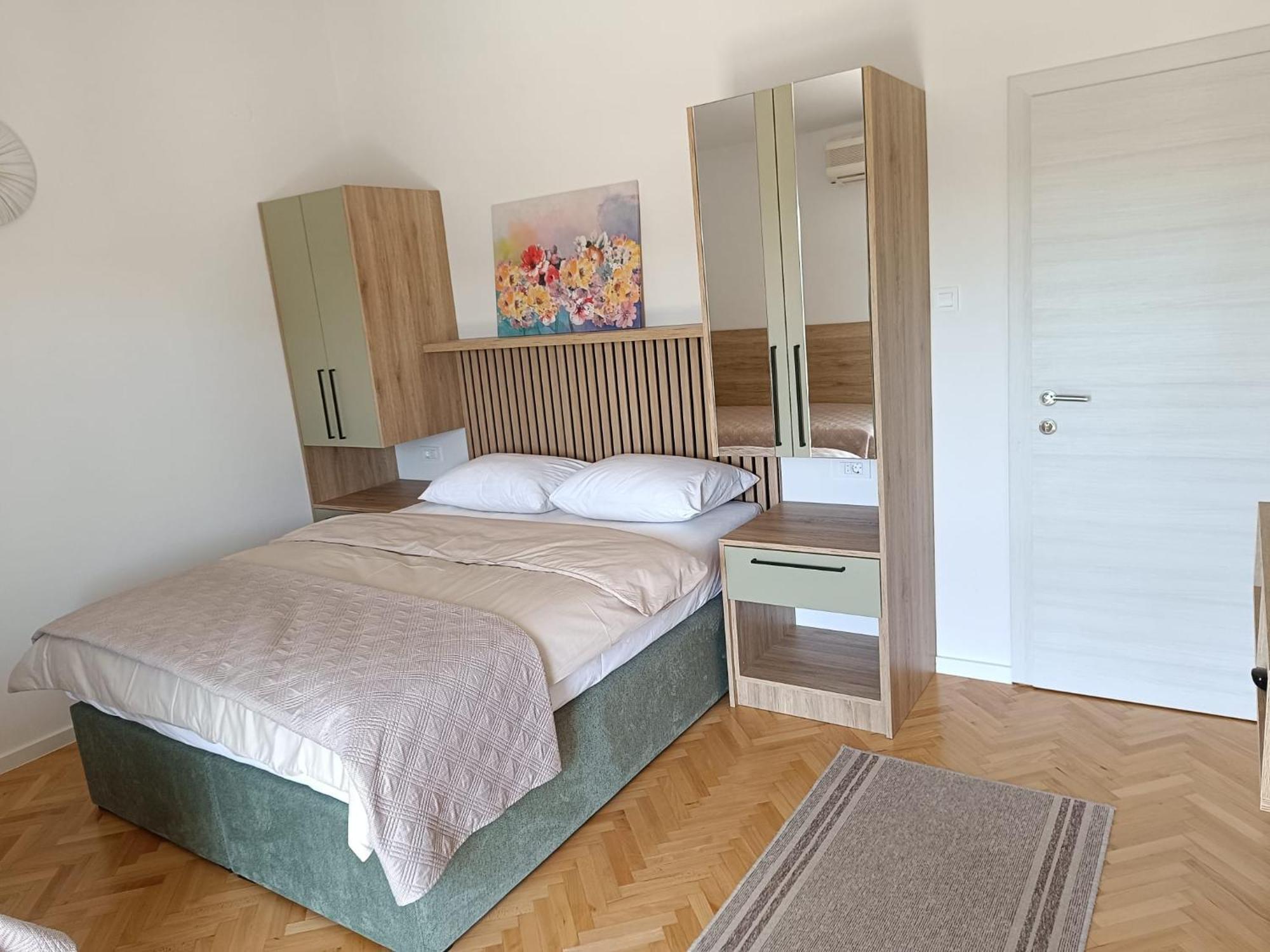 Diana Rooms And Apartments 스타리그라드 파클레니차 객실 사진