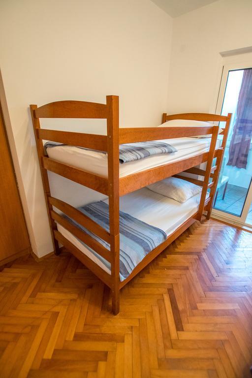 Diana Rooms And Apartments 스타리그라드 파클레니차 외부 사진